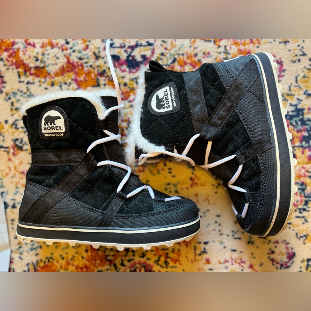 Sorel Glacy Explorer Short- size 8.5